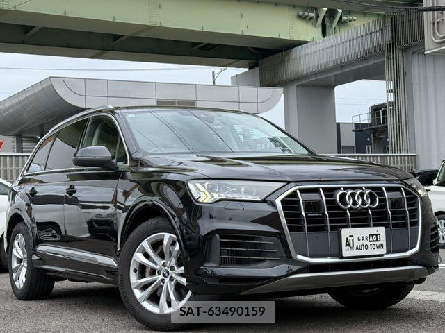 Audi Q7 2021-09 8827918-2