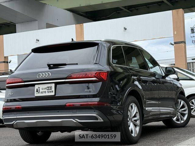 Audi Q7 2021-09 8827918-3