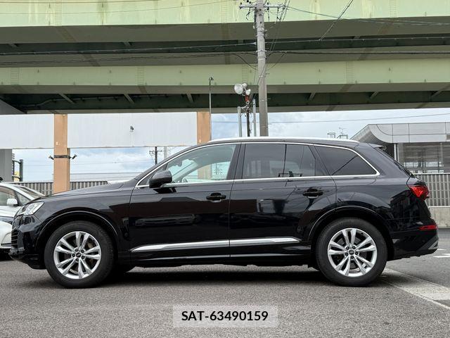 Audi Q7 2021-09 8827918-6