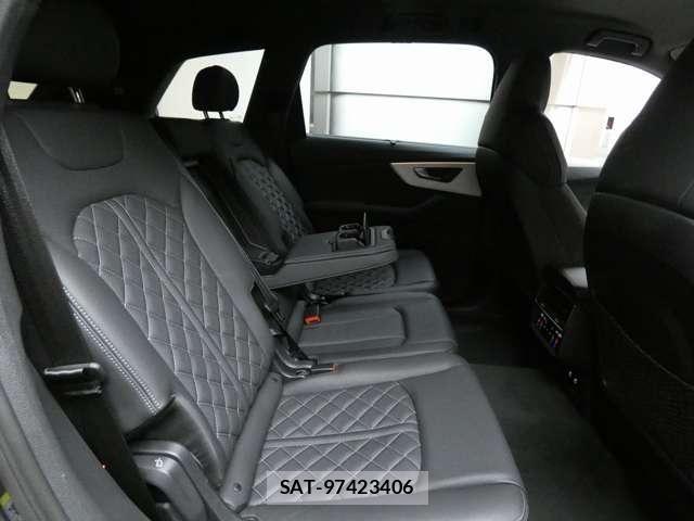 Audi Q7 2025-03 8878757-24