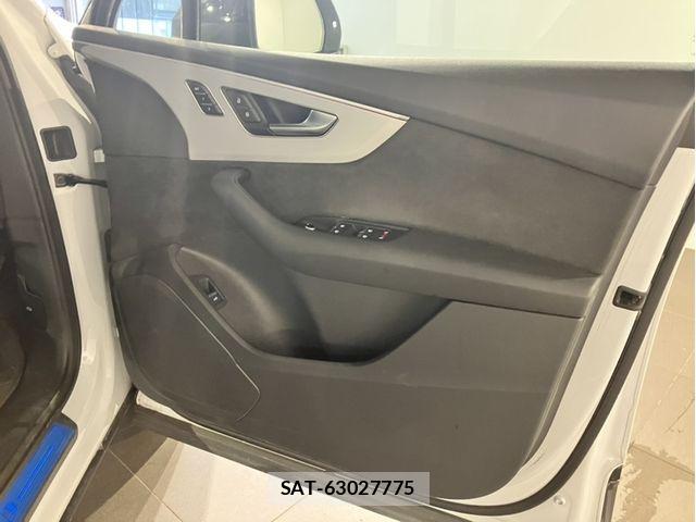 Audi Q7 2023-09 8878758-13