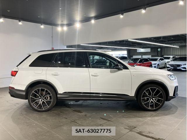 Audi Q7 2023-09 8878758-4