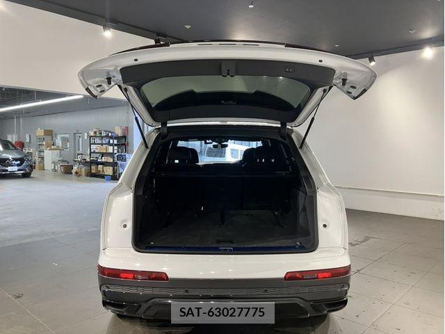 Audi Q7 2023-09 8878758-6