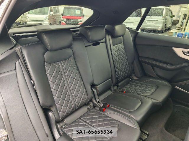 Audi Q8 2023-06 1090979-5