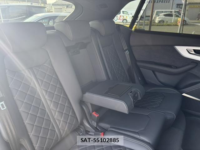 Audi Q8 2024-10 7978564-4