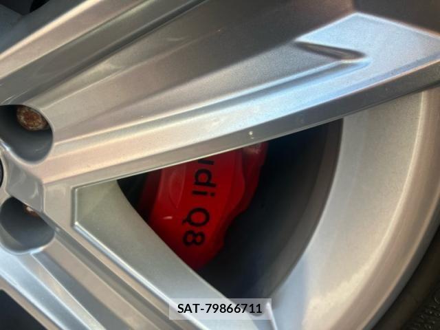Audi Q8 2019-09 8098078-9