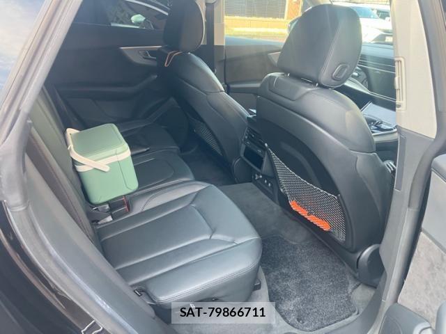 Audi Q8 2019-09 8098078-10