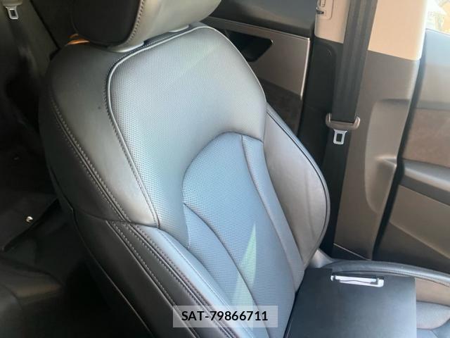 Audi Q8 2019-09 8098078-22
