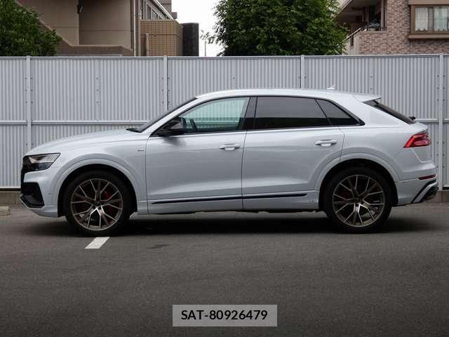Audi Q8 2024-02 8206418-11