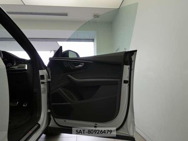 Audi Q8 2024-02 8206418-27