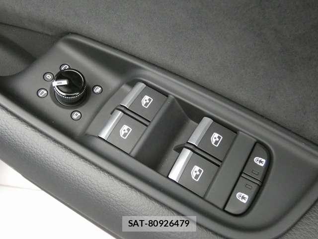 Audi Q8 2024-02 8206418-29