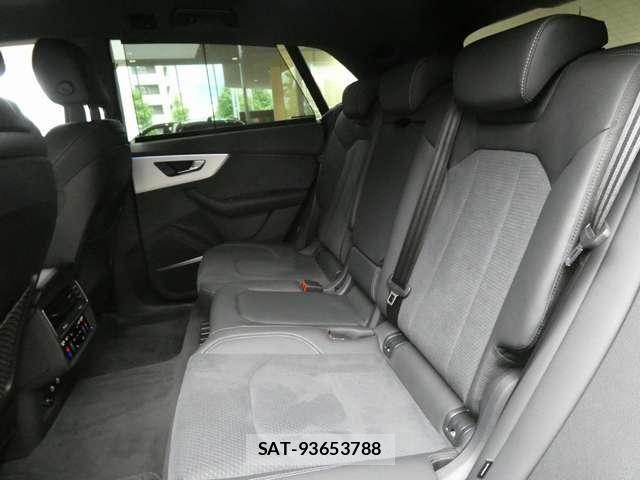 Audi Q8 2025-12 8206417-23