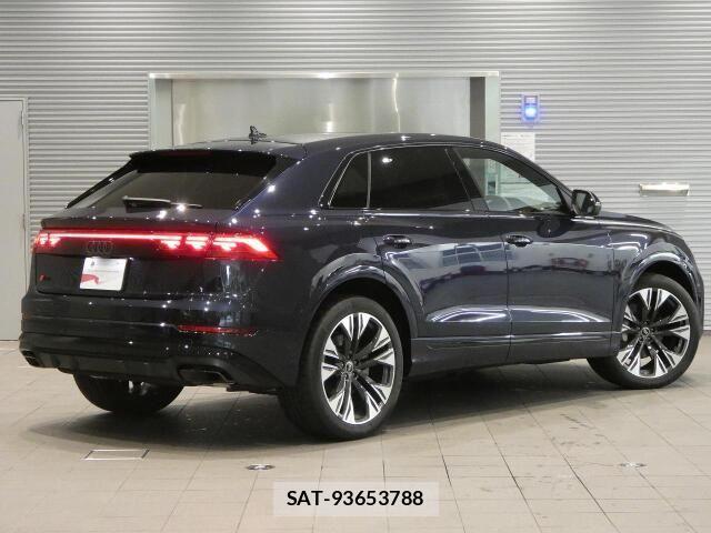 Audi Q8 2025-12 8206417-6