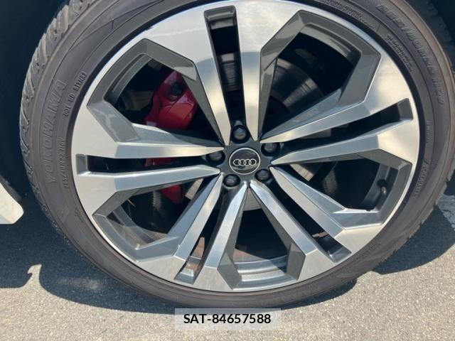Audi Q8 2021-03 8457068-6