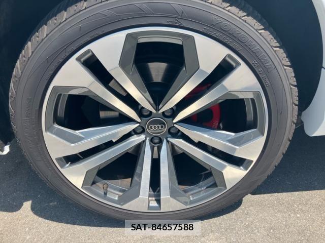 Audi Q8 2021-03 8457068-7