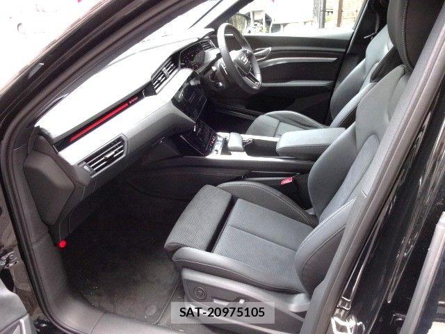 Audi E-TRON 2025-10 4930157-12