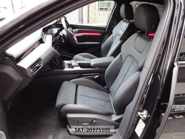 Audi E-TRON 2025-10 4930157-13
