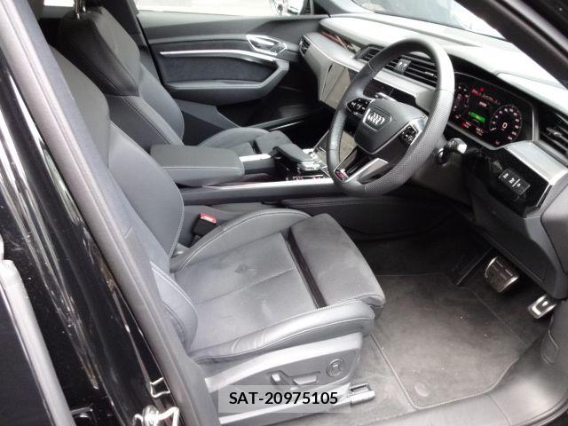 Audi E-TRON 2025-10 4930157-15