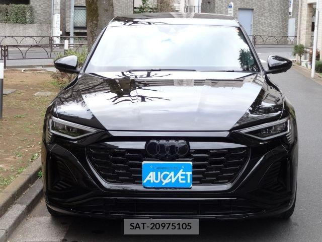Audi E-TRON 2025-10 4930157-3