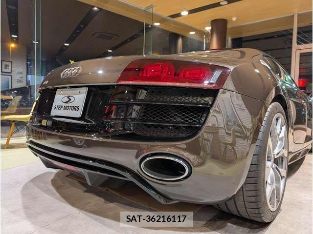 Audi R8 2012-02 801212-13
