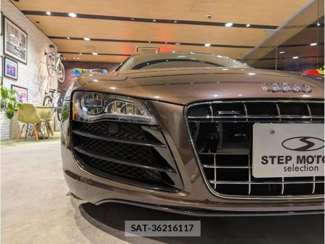 Audi R8 2012-02 801212-14