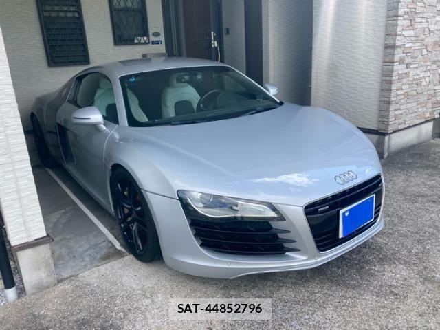 Audi R8 2009-02 7215052-1