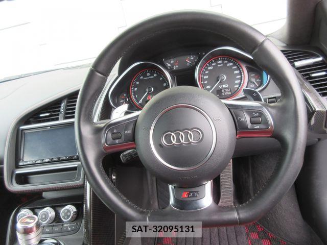 Audi R8 2013-04 8072924-26