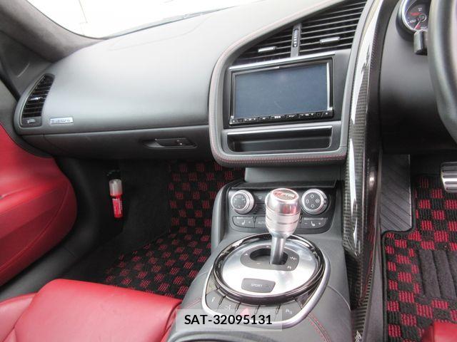 Audi R8 2013-04 8072924-27