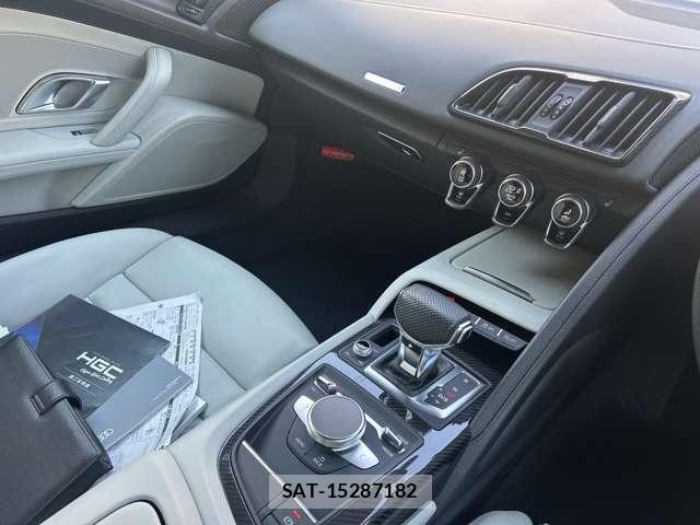 Audi R8 2021-01 8072923-24