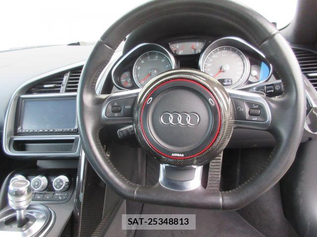 Audi R8 2010-09 8353938-25