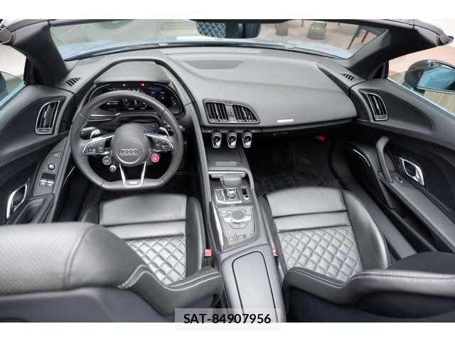 Audi R8 2021-01 4587125-6