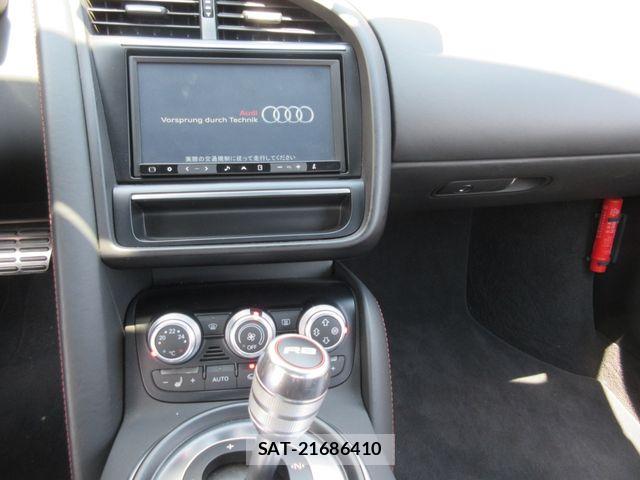 Audi R8 2011-07 7391406-29
