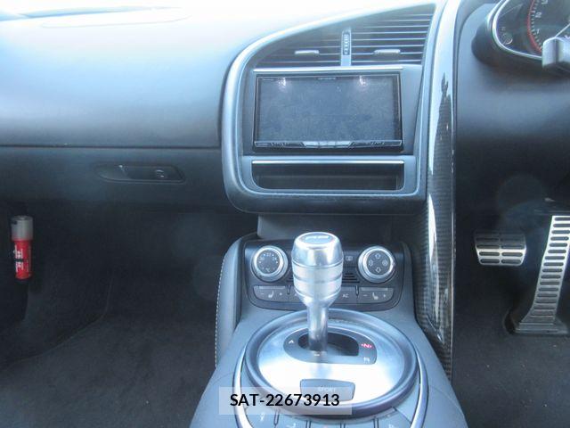 Audi R8 2010-09 8313173-28