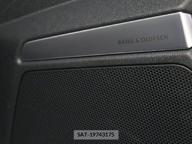 Audi RS3 2022-05 2958326-11
