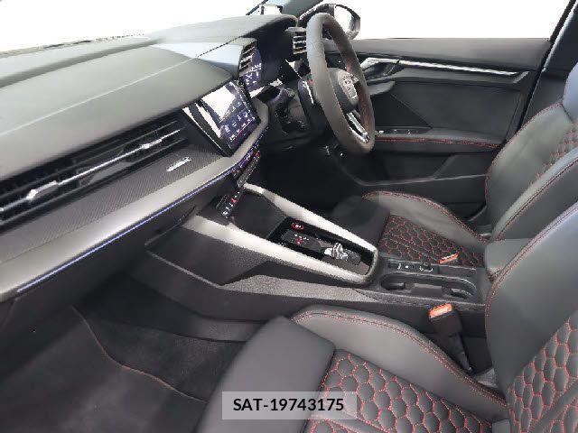 Audi RS3 2022-05 2958326-15