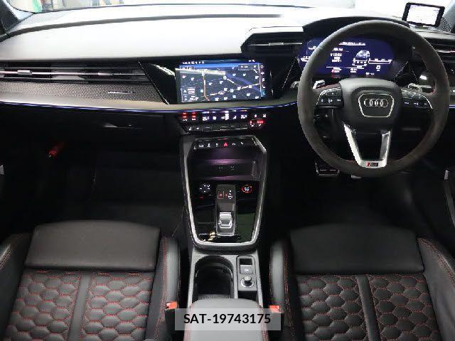 Audi RS3 2022-05 2958326-1