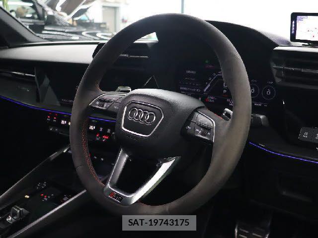 Audi RS3 2022-05 2958326-26