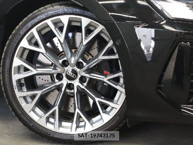 Audi RS3 2022-05 2958326-5