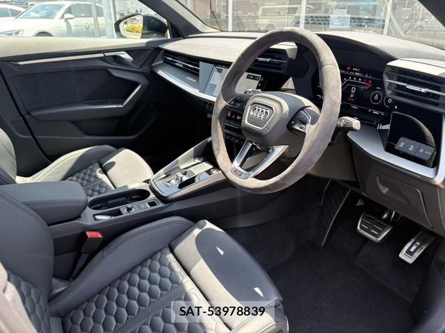 Audi RS3 2023-05 7057519-1