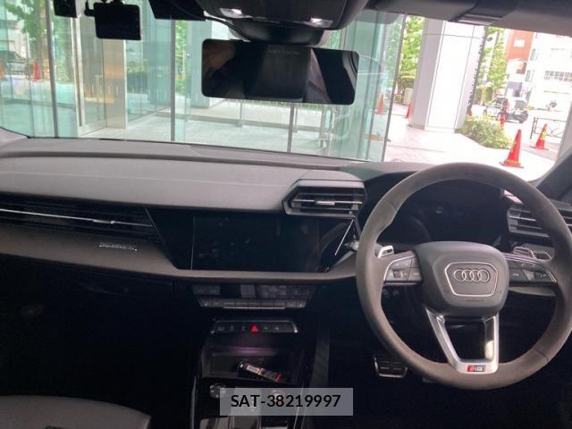 Audi RS3 2022-09 7249857-13