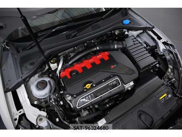 Audi RS3 2025-10 7508146-11