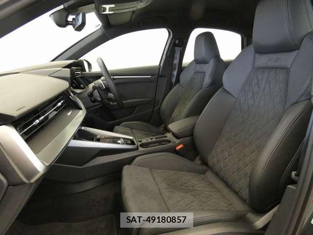 Audi RS3 2024-03 8206421-12