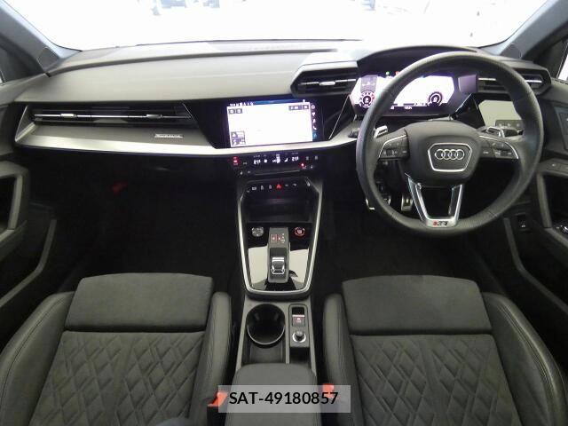 Audi RS3 2024-03 8206421-1