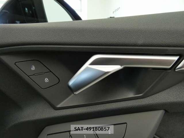 Audi RS3 2024-03 8206421-21
