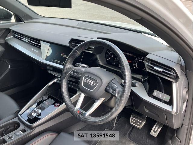 Audi RS3 2022-05 8244658-1