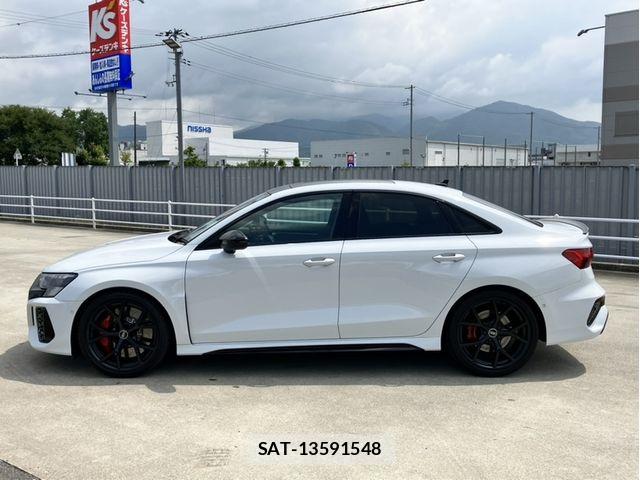 Audi RS3 2022-05 8244658-4