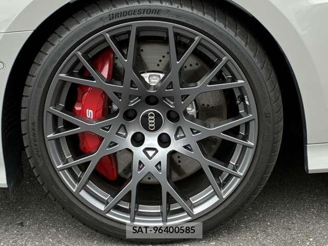 Audi RS3 2025-06 8740644-9