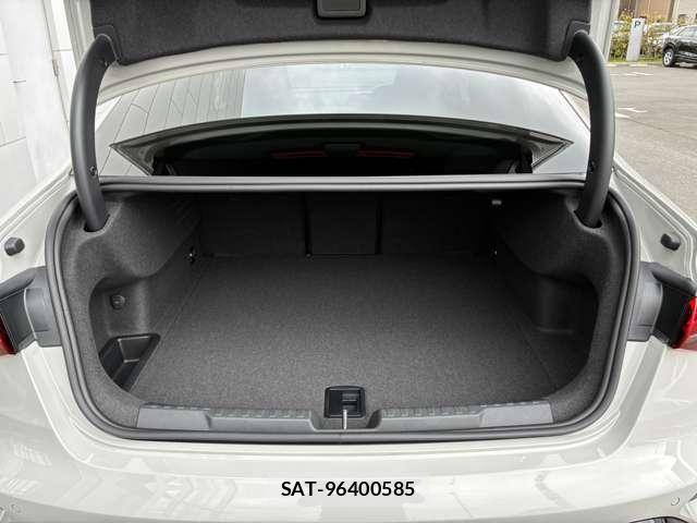 Audi RS3 2025-06 8740644-21