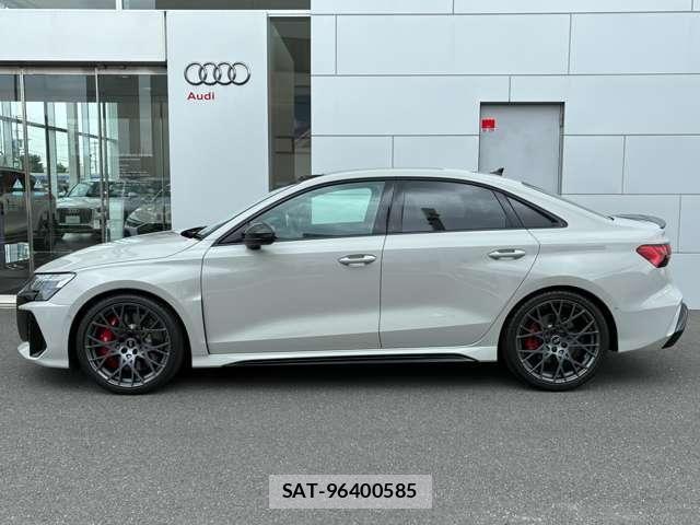 Audi RS3 2025-06 8740644-4