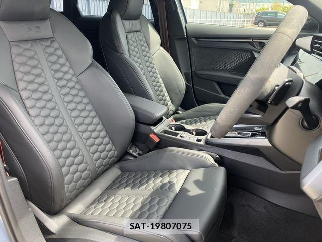 Audi RS3 SPORTBACK 2025-05 6675039-10